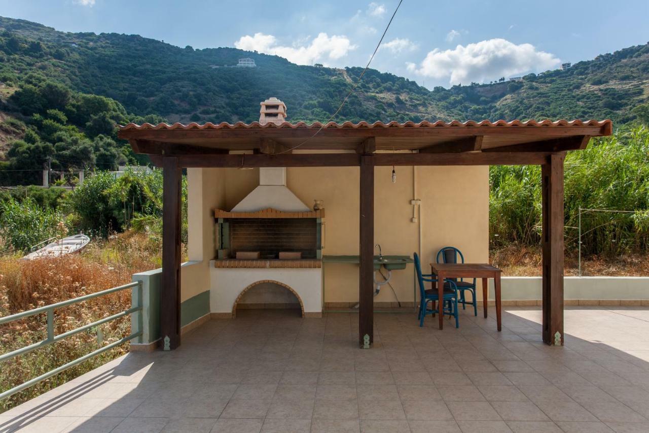 House Just On The Beach -Included 2 Canoe, 2 Bicycles Ravdhoúkha Extérieur photo